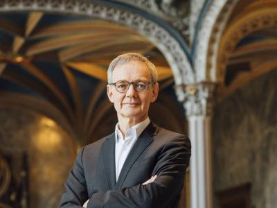 Dirigent Kay Johannsen in der Stiftskirche